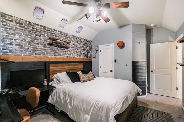 107 Saw Mill Ridge, Rosharon, TX 77583