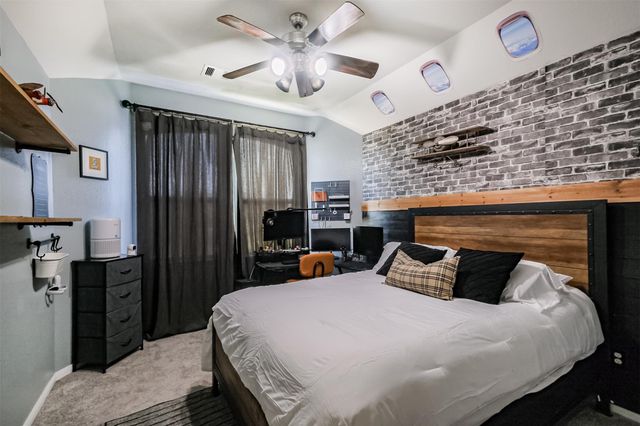 107 Saw Mill Ridge, Rosharon, TX 77583