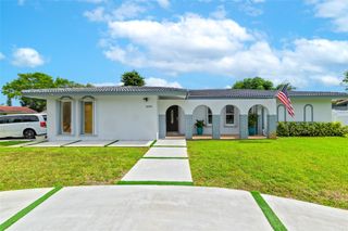 10300 NW 44th St, Coral Springs, FL 33065