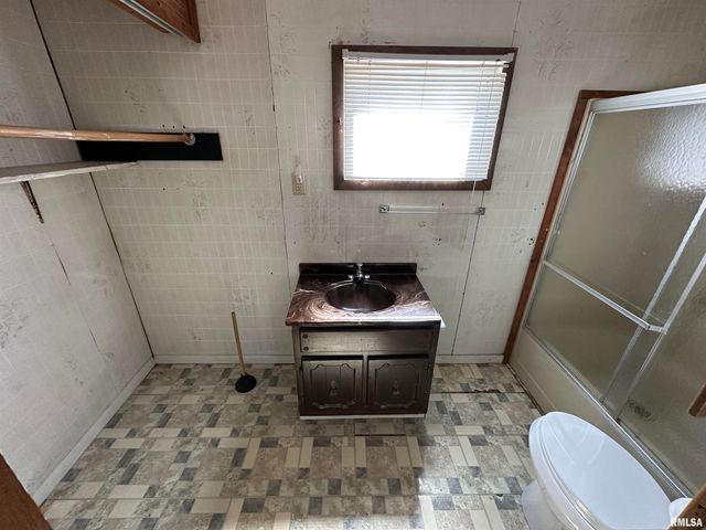 1219 S COURT Street, Marion, IL 62959