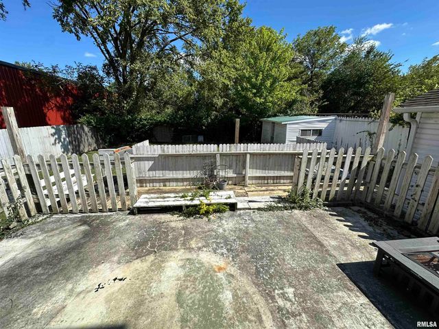 1219 S COURT Street, Marion, IL 62959