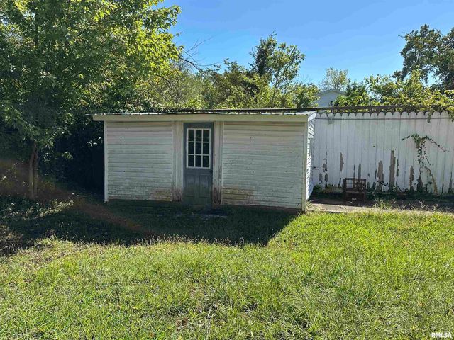 1219 S COURT Street, Marion, IL 62959