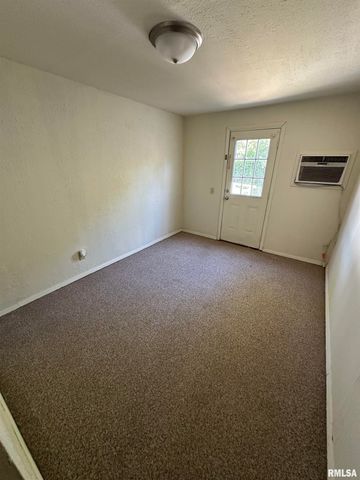 1219 S COURT Street, Marion, IL 62959