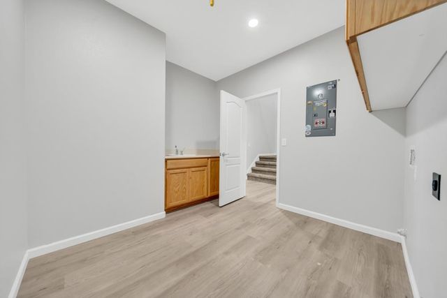 20300 Panoz Rd, Patterson, CA 95363