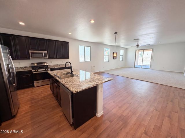 8014 W ATLANTIS Way, Phoenix, AZ 85043