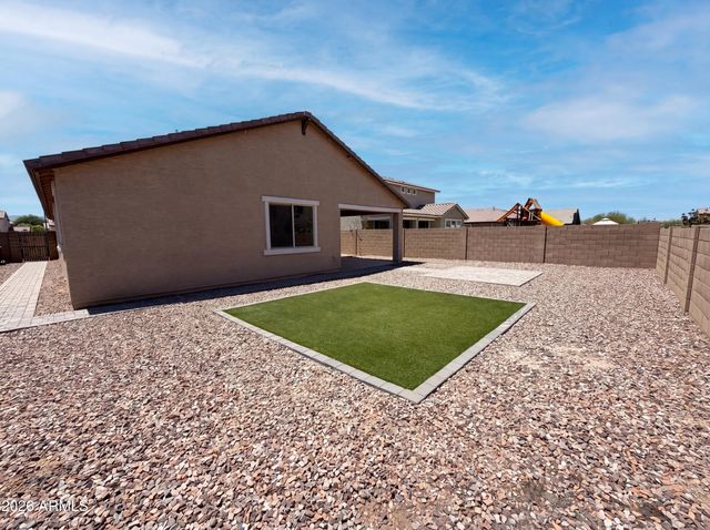 8014 W ATLANTIS Way, Phoenix, AZ 85043