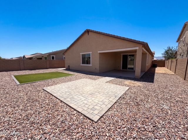 8014 W ATLANTIS Way, Phoenix, AZ 85043