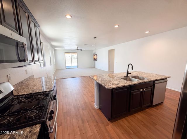 8014 W ATLANTIS Way, Phoenix, AZ 85043