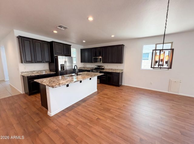 8014 W ATLANTIS Way, Phoenix, AZ 85043