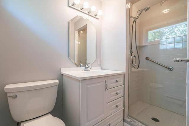 20 Fieldstone Dr, Stoneham, MA 02180