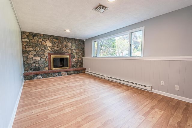 20 Fieldstone Dr, Stoneham, MA 02180