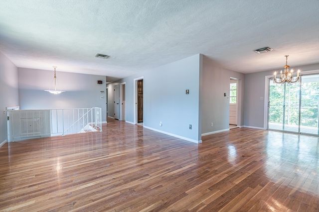 20 Fieldstone Dr, Stoneham, MA 02180