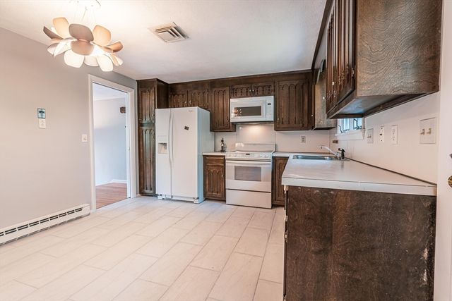 20 Fieldstone Dr, Stoneham, MA 02180