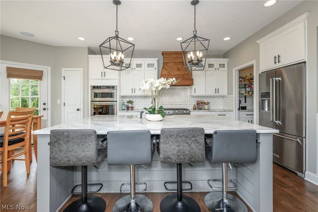 2473 Westwood Circle, Hudson, OH 44236