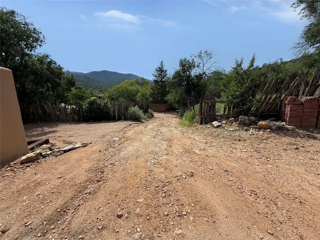 612 Camino De La Luz, Santa Fe, NM 87505