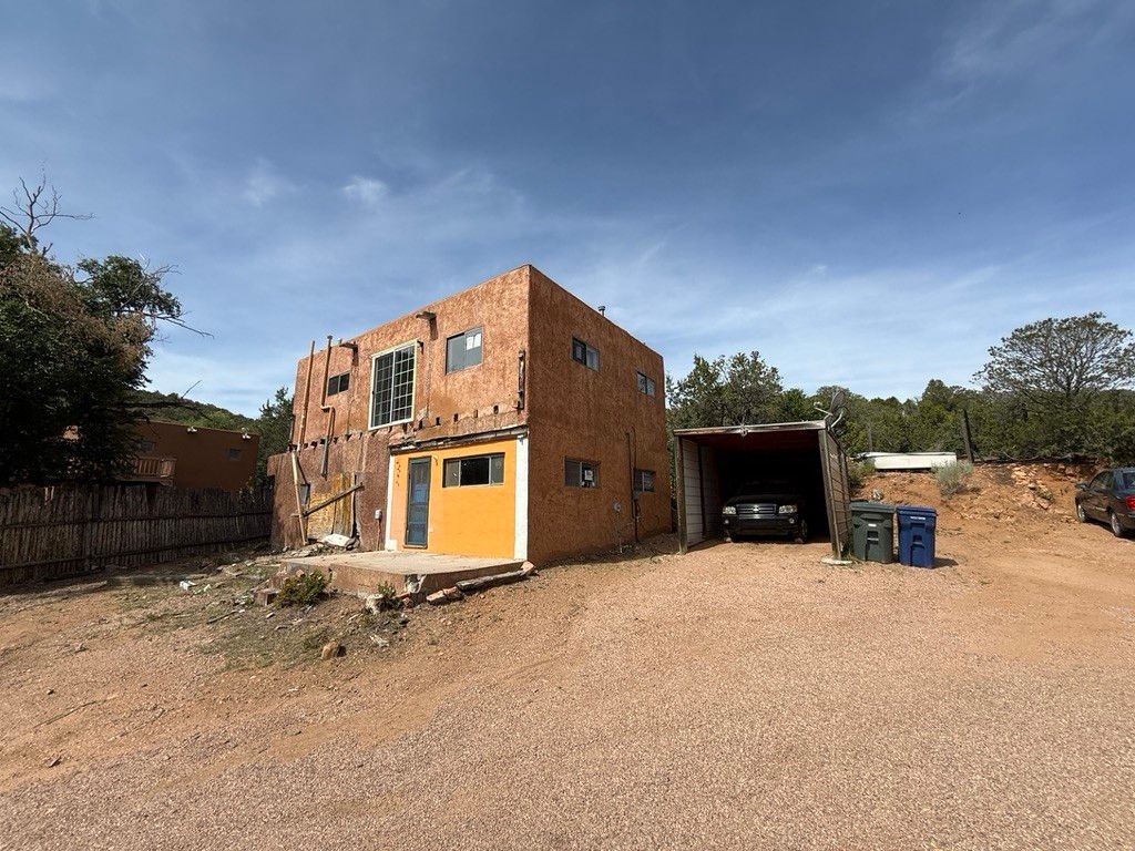 612 Camino De La Luz, Santa Fe, NM 87505