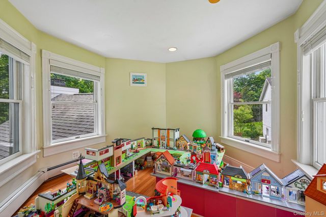 54 Hillside Avenue, Mount Kisco, NY 10549
