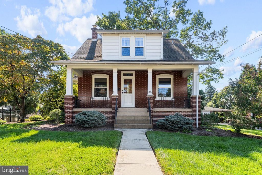 302 W CHESTNUT ST #, SOUDERTON, PA 18964 — exterior