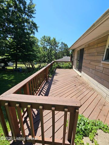 6145 Overhill Dr, Louisville, KY 40229