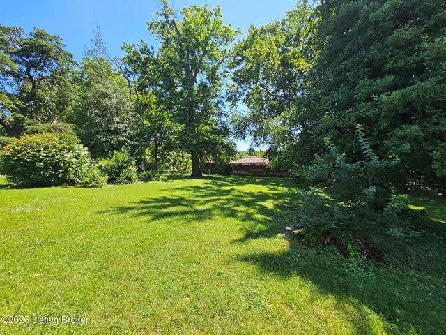 6145 Overhill Dr, Louisville, KY 40229