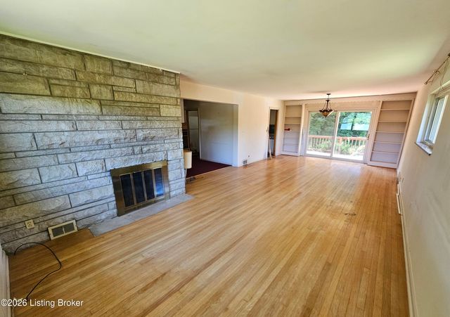 6145 Overhill Dr, Louisville, KY 40229