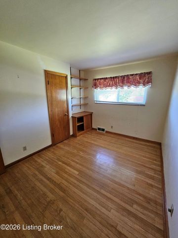 6145 Overhill Dr, Louisville, KY 40229