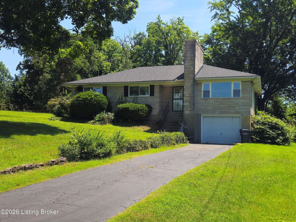 6145 Overhill Dr, Louisville, KY 40229