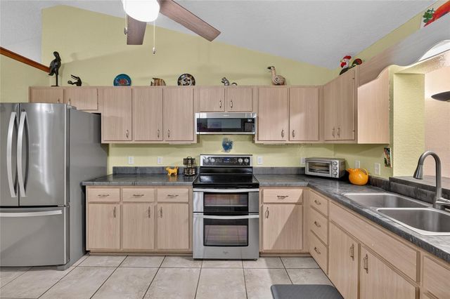 525 SE 62ND AVENUE, Ocala, FL 34472