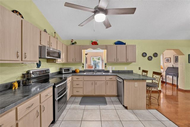 525 SE 62ND AVENUE, Ocala, FL 34472