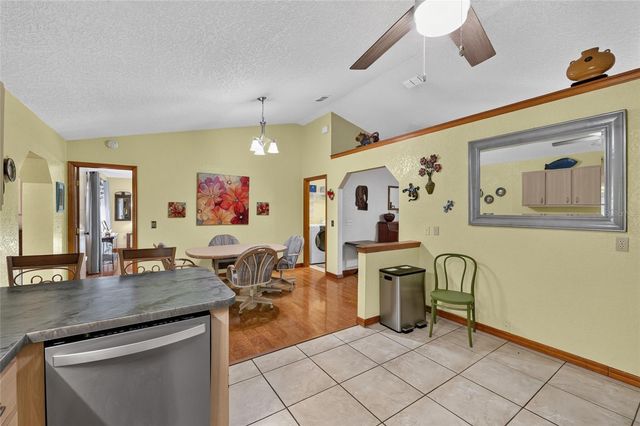 525 SE 62ND AVENUE, Ocala, FL 34472