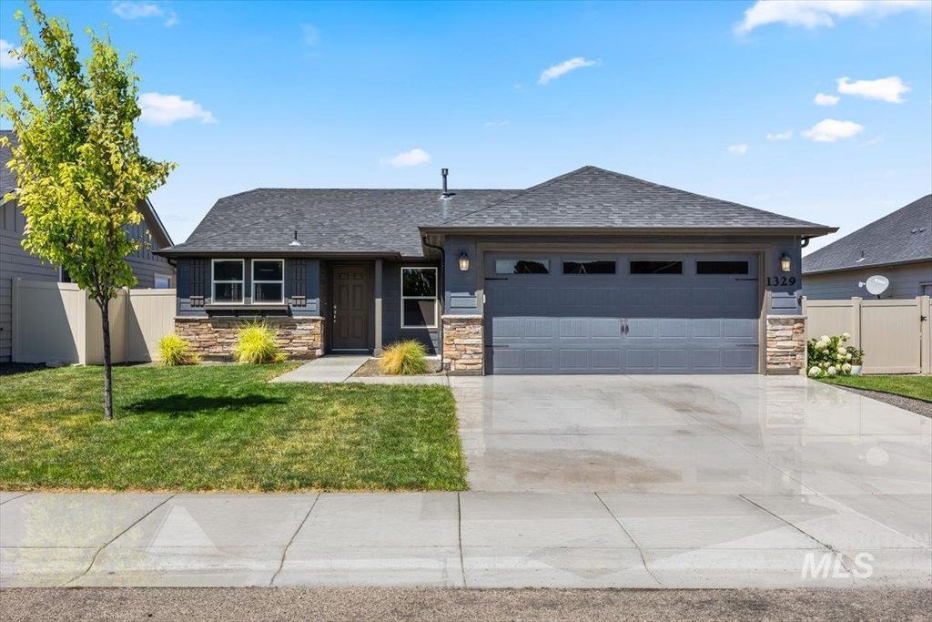 1329 N Antelope Flat Avenue, Kuna, ID 83634