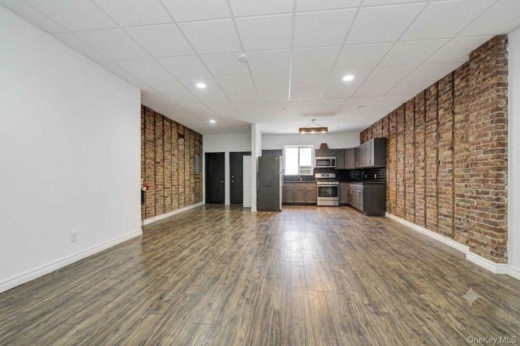 5224 35th Street, Long Island City, NY 11101 — photo 2