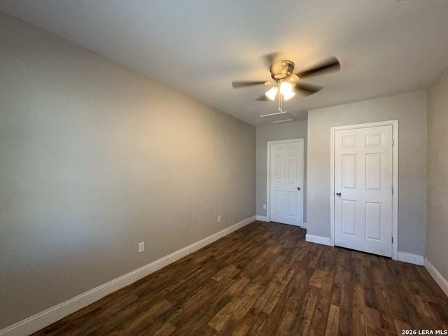 8905 Seacliff St, San Antonio, TX 78242