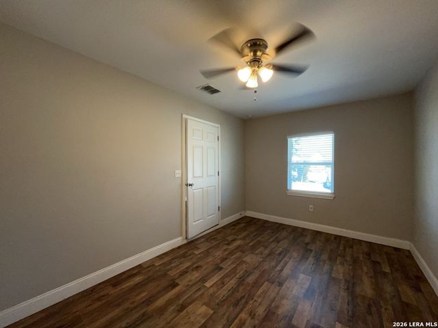 8905 Seacliff St, San Antonio, TX 78242