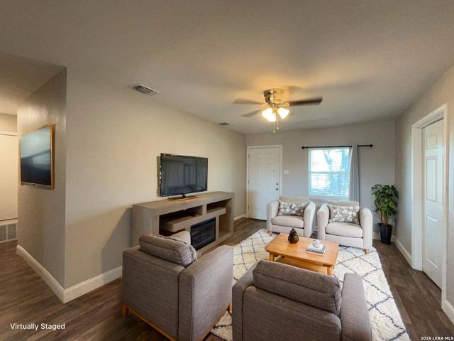 8905 Seacliff St, San Antonio, TX 78242