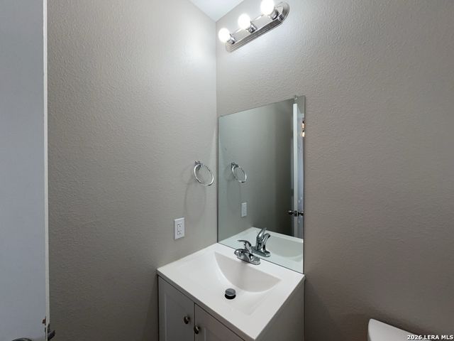 8905 Seacliff St, San Antonio, TX 78242