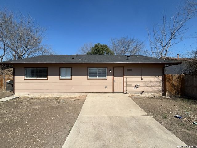 8905 Seacliff St, San Antonio, TX 78242