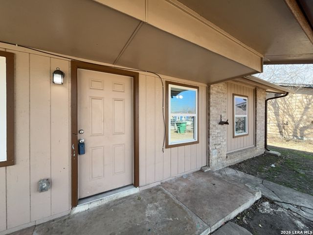 8905 Seacliff St, San Antonio, TX 78242