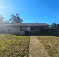 2506 Hillsboro Avenue, Dallas, TX 75228