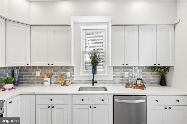 2010 N LONGWOOD ST, Baltimore, MD 21216