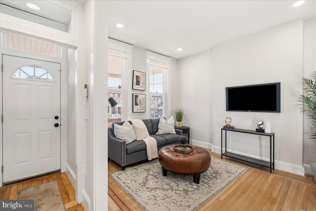 Image 10 of property listing at 2010 N LONGWOOD ST, Baltimore, MD 21216