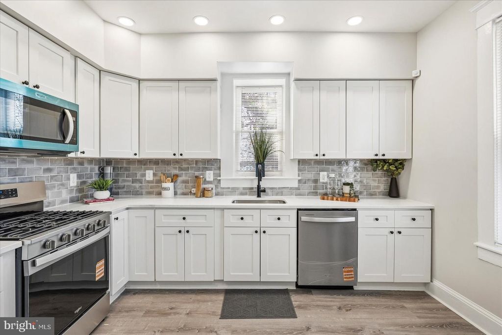 Image 2 of property listing at 2010 N LONGWOOD ST, Baltimore, MD 21216