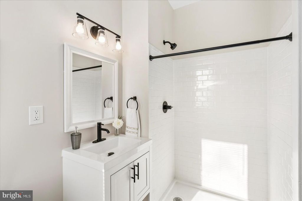 Image 27 of property listing at 2010 N LONGWOOD ST, Baltimore, MD 21216