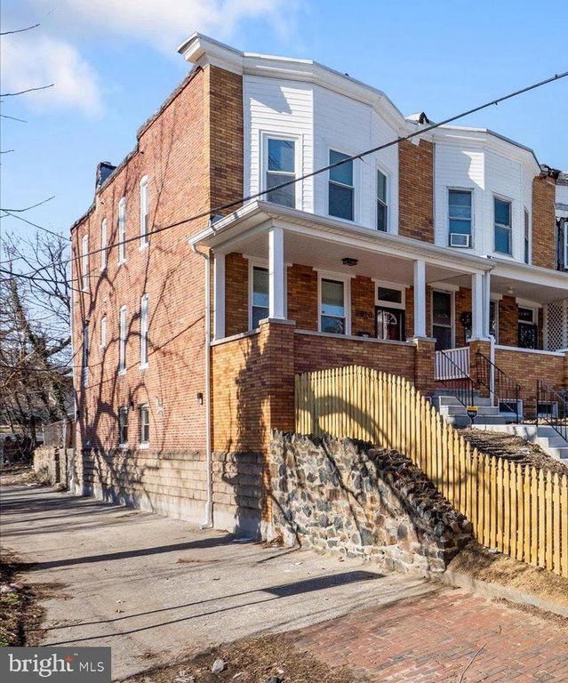Image 29 of property listing at 2010 N LONGWOOD ST, Baltimore, MD 21216