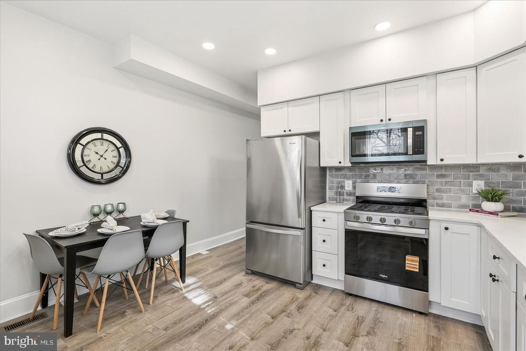 Image 6 of property listing at 2010 N LONGWOOD ST, Baltimore, MD 21216