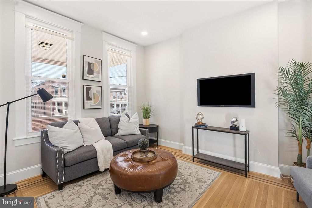 Image 9 of property listing at 2010 N LONGWOOD ST, Baltimore, MD 21216