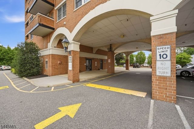 28 Iron Forge Sq 28, Pompton Lakes Boro, NJ 07442