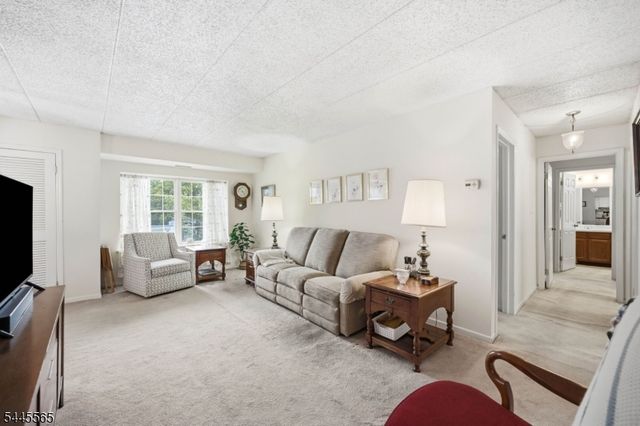 28 Iron Forge Sq 28, Pompton Lakes Boro, NJ 07442