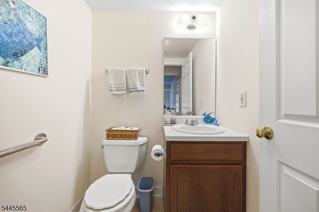 28 Iron Forge Sq 28, Pompton Lakes Boro, NJ 07442