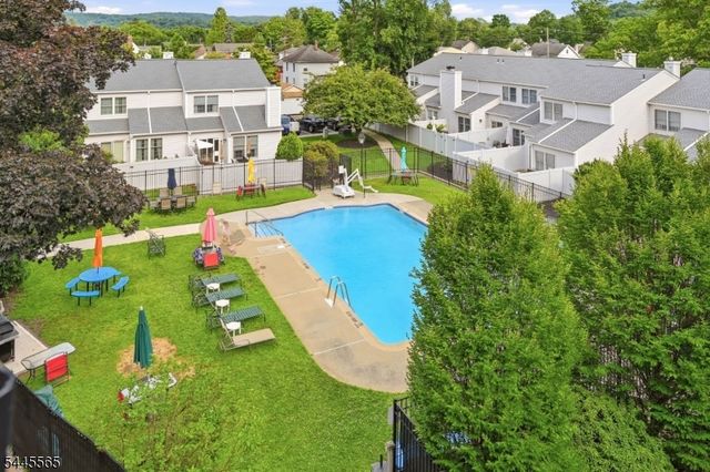 28 Iron Forge Sq 28, Pompton Lakes Boro, NJ 07442